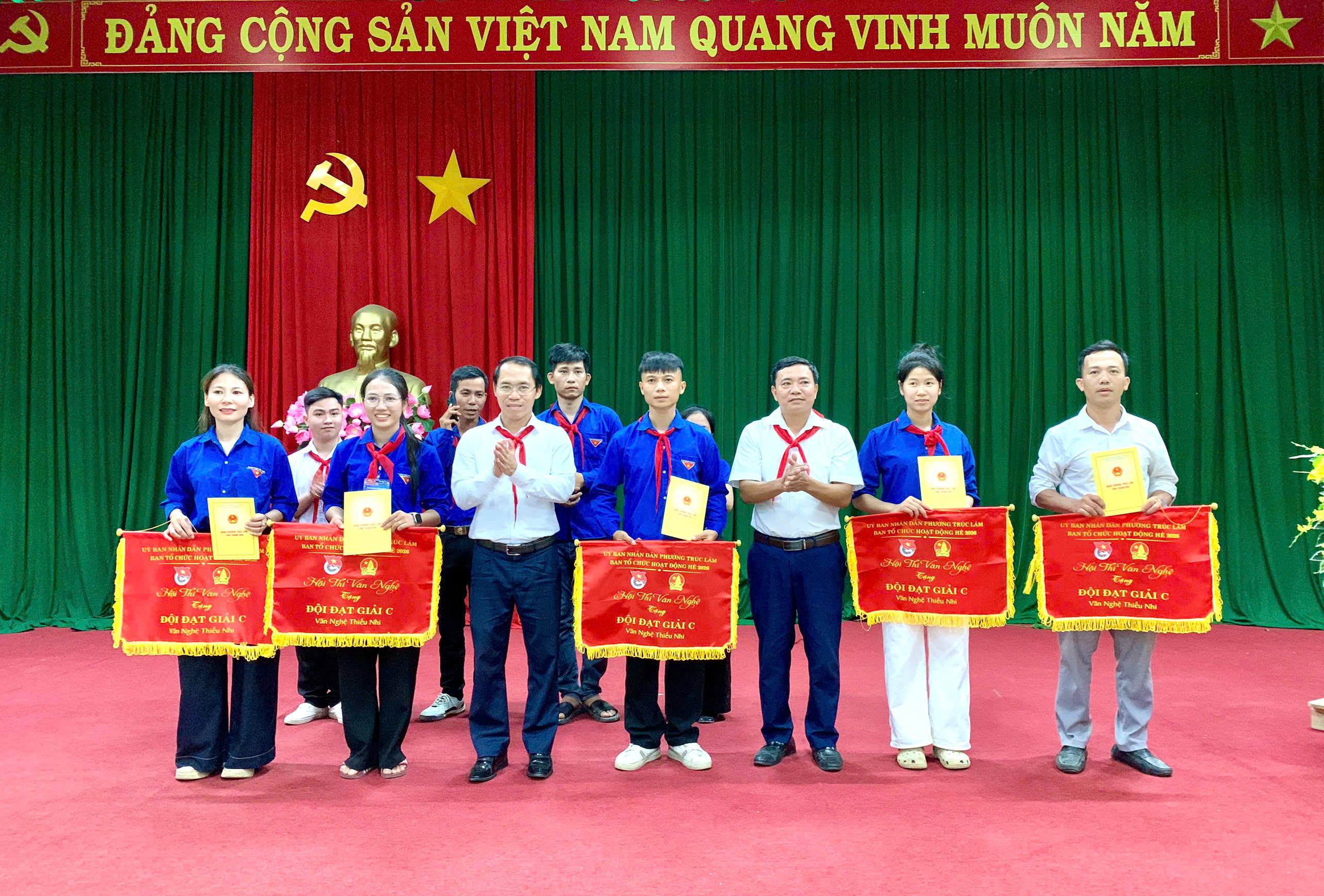 Anh-tin-bai